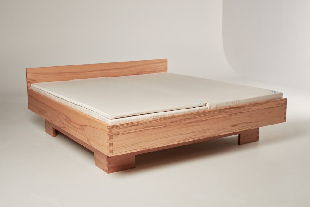 Lokosana- SAMINA Bett mit Erdungstechnologie